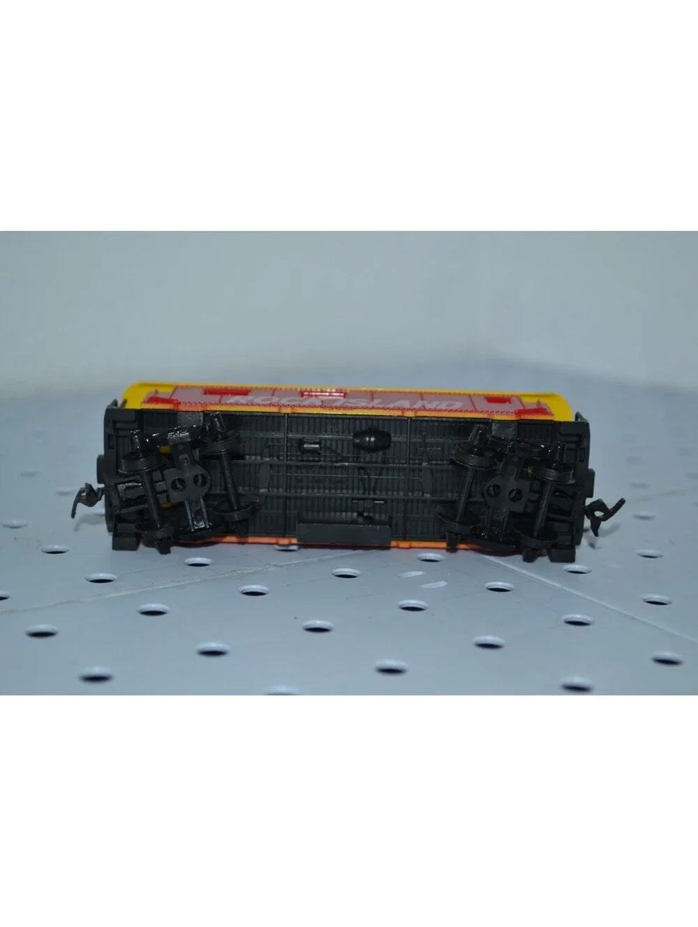 TYCO 327-10 HO Scale 8 Wheel Streamline Caboose 